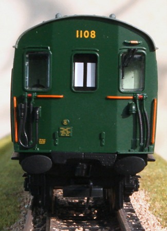 Cab front of unit 1108, early green version